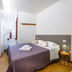 Apartamento Guesthost - Bright And Modern Spoleto