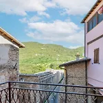 Guesthost - Bright And Modern Spoleto