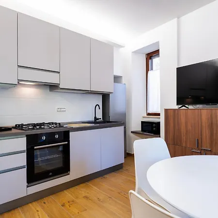 Guesthost - Bright And Modern