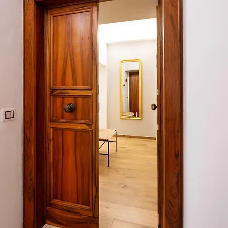 Guesthost - Bright And Modern * スポレート