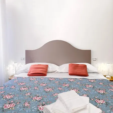 Guesthost - Bright And Modern Spoleto