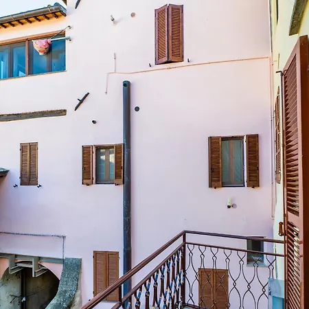 Guesthost - Bright And Modern *