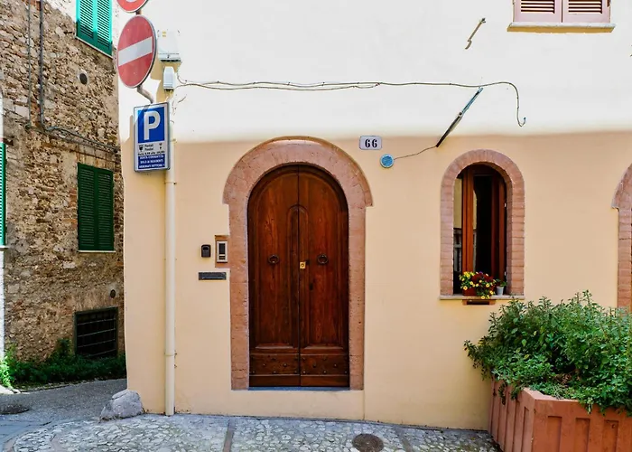 Guesthost - Bright And Modern Spoleto