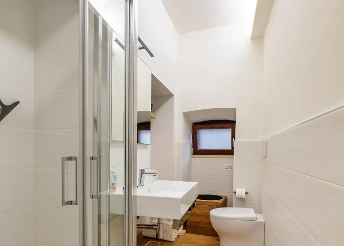 Guesthost - Bright And Modern Apartament