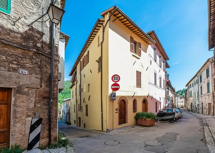 Guesthost - Bright And Modern Spoleto