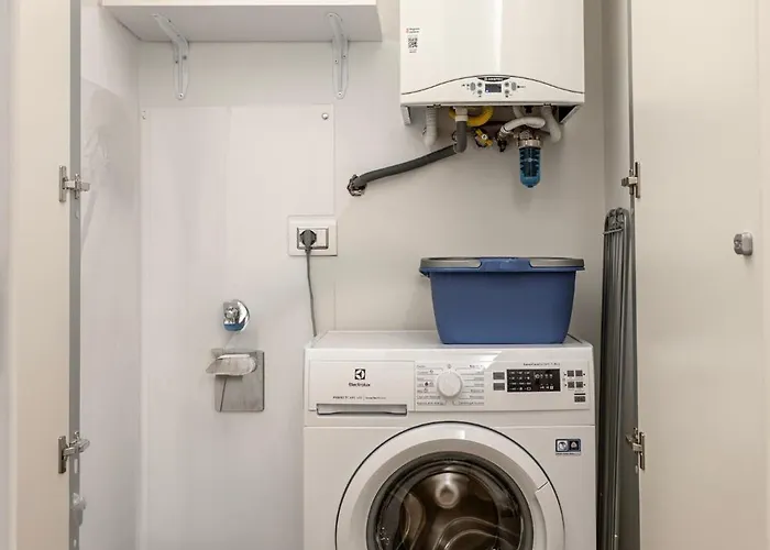 Guesthost - Bright And Modern Apartament *